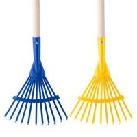 Vrtna grablja sa drvenom drškom 80 cm u raznim bojama 1kom - Woodyland - v/r/vrtna-grablja-sa-drvenom-drskom-80-cm-u-raznim-bojama-1kom-woodyland.jpg
