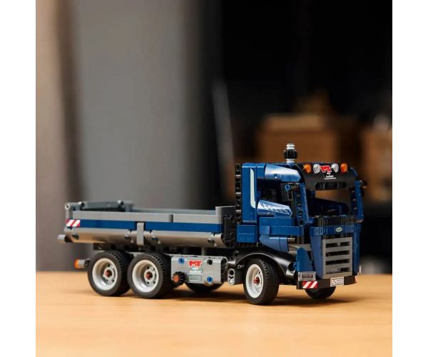 LEGO® Technic: Kamion s platformom (42203)