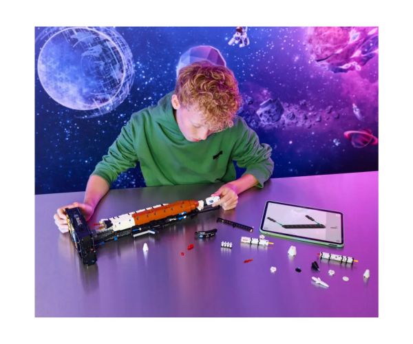 LEGO® Technic: NASA Artemis sustav za lansiranje rakete (42221)