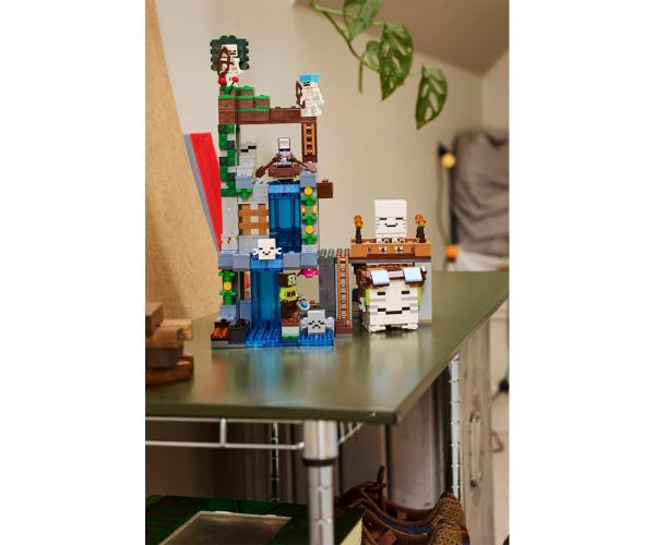 LEGO® Minecraft: Ukleta brodica (21597)