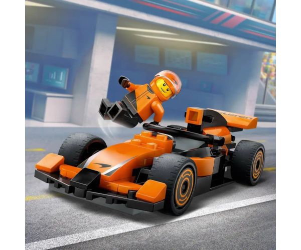 LEGO® City: F1® vozač s McLaren trkaćim autom (60442)