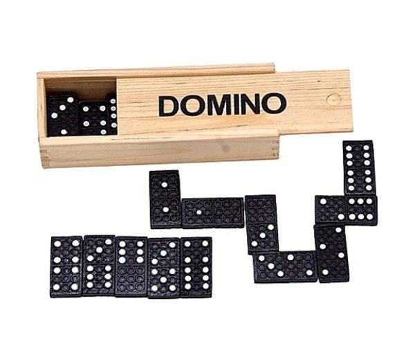 Klasični domino u drvenoj kutiji