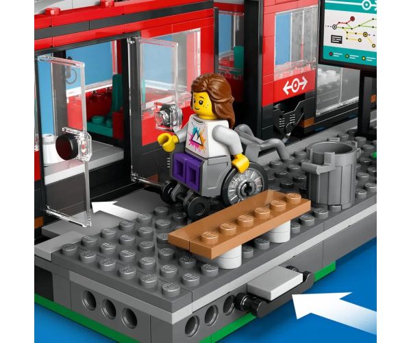 LEGO® City: Tramvaj i stajalište u centru grada (60423)