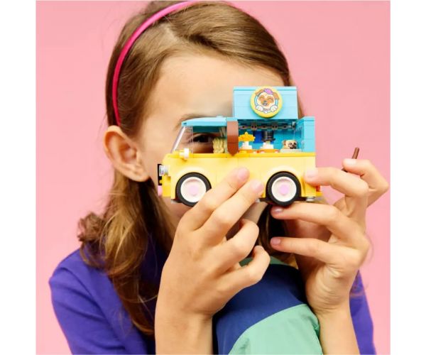 LEGO® Friends: Kamion s opremom za kućne ljubimce (42678)