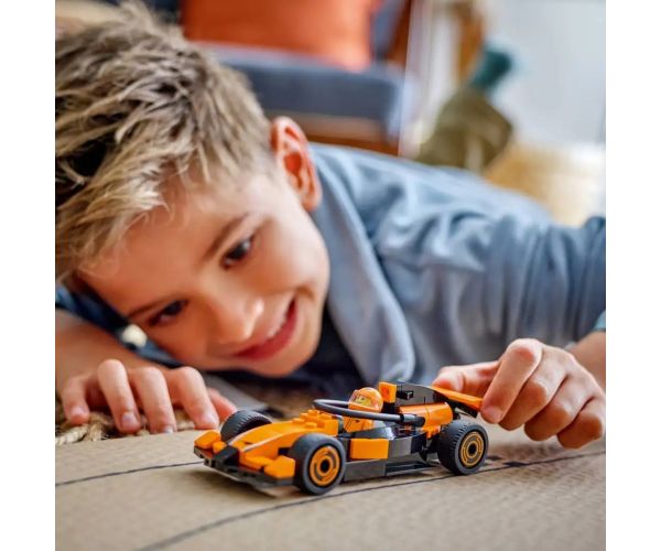 LEGO® City: F1® vozač s McLaren trkaćim autom (60442)