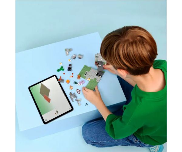 LEGO® Minecraft: A sapačka (21586)