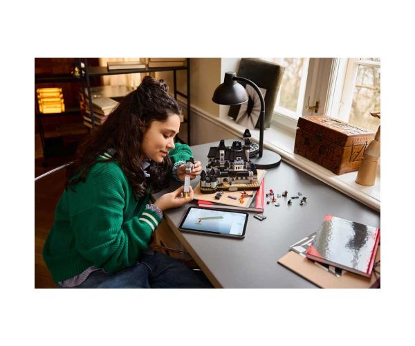 LEGO® Srijeda: Nevermore Akademija (76788)