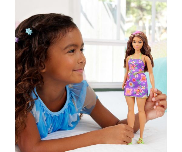 Barbie: Fashionista prijateljice, modna lutka u cvjetnoj haljini s ljubičastim pramenovima – Mattel