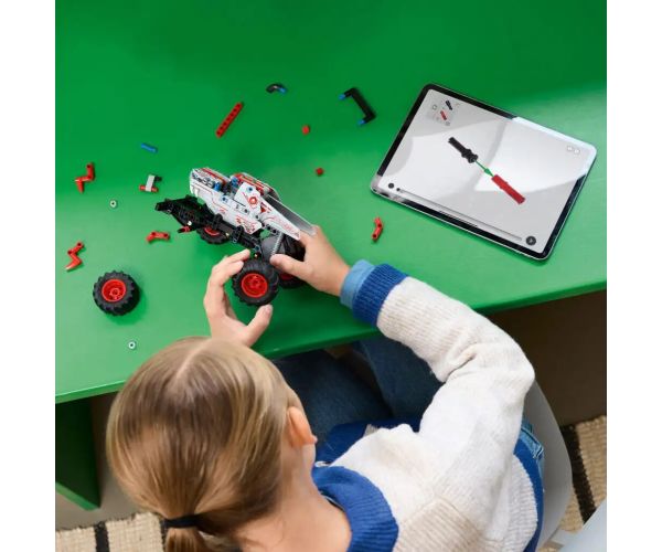 LEGO® Technic: Monster Jam™ ThunderROARus™ (42200)