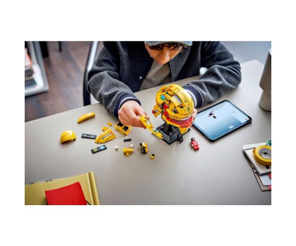 LEGO® Izdanja: Scuderia Ferrari HP Lewis Hamilton kaciga (43022)