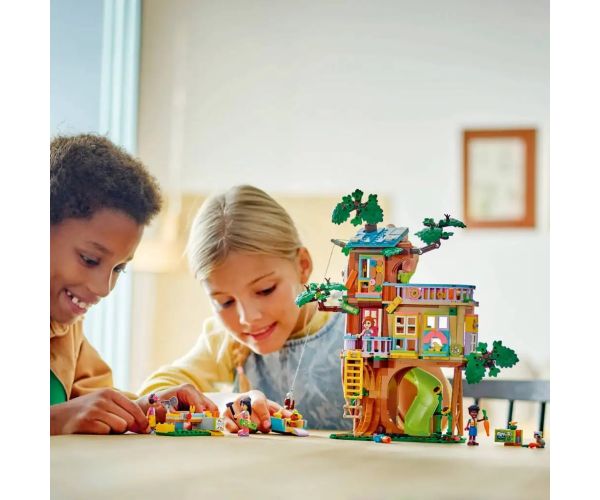LEGO® Friends: Mjesto za susrete u kućici na drvetu prijateljstva (42652)