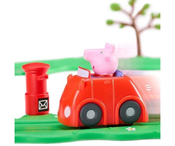 Whizz-Around Peppa prase crvenim automobilićem set za igru