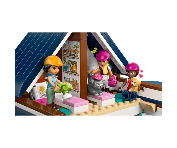 LEGO® Friends: Konjički centar i škola jahanja (42688)