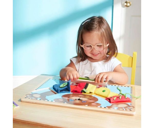 Drvena ploča za razvoj osnovnih vještina s medvjedićem - Melissa & Doug
