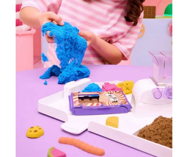 Kinetic Sand: Stanica za slatkiše set modelirajućeg pijeska - Spin Master