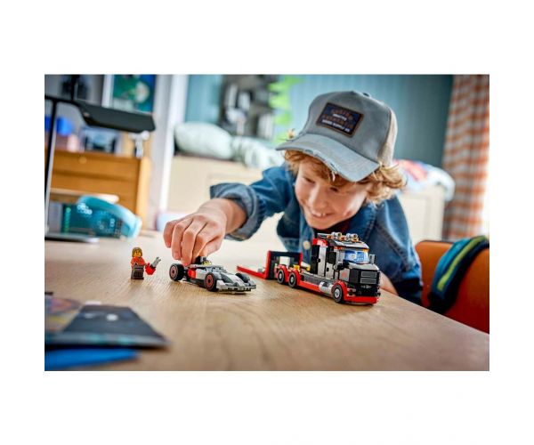 LEGO® City: F1 kamion s F1 Audijem, trkaćim automobilom (60493)
