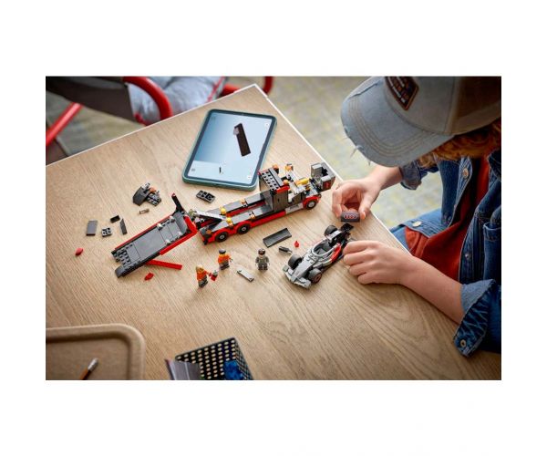 LEGO® City: F1 kamion s F1 Audijem, trkaćim automobilom (60493)