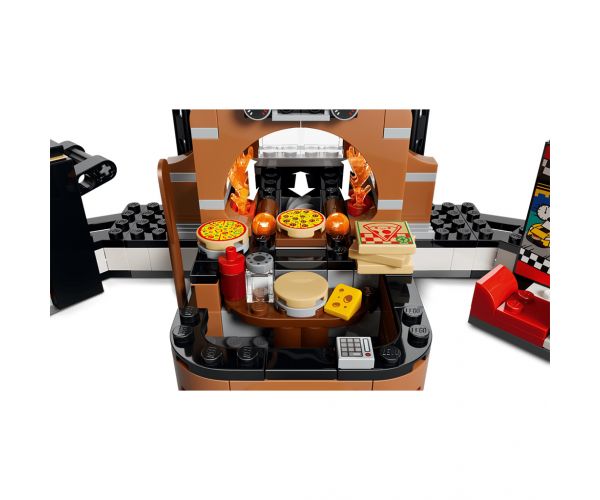 LEGO® City: Pizzerija s dostavnim vozilima (60496)