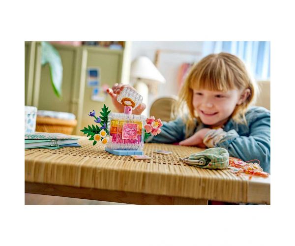 LEGO® Creator: Parfemska bočica i cvjetna dekoracija (31383)