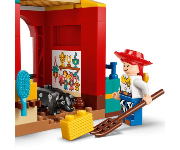 LEGO® Disney™ Toy Story: Blazeova štala (43304)