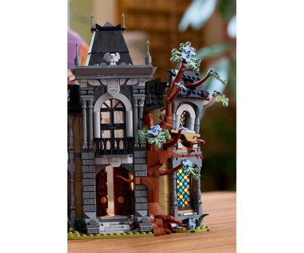 LEGO® Icons: Rezidencija gradonačelnika (11383)