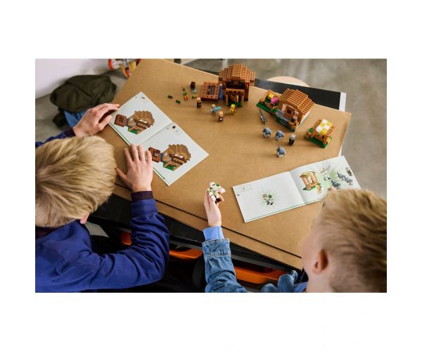 LEGO® Minecraft: Napad prizivača u selu (21596)