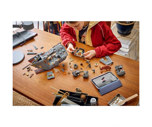 LEGO® Star Wars™: Offworld pješčani puzavac i Mudhorn (75453)