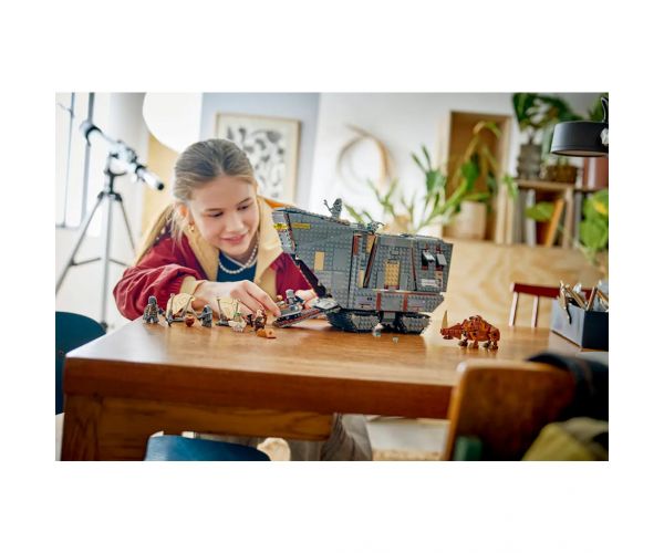 LEGO® Star Wars™: Offworld pješčani puzavac i Mudhorn (75453)