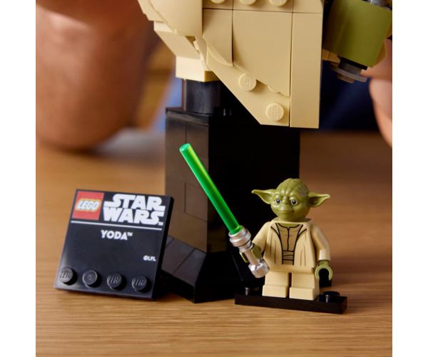 LEGO® Star Wars™: Yoda™ poprsje (75438)