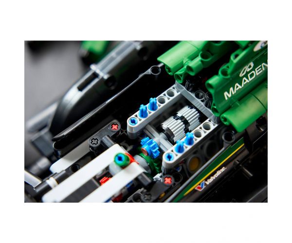 LEGO® Technic: Aston Martin Aramco AMR25 F1® automobil (42240)