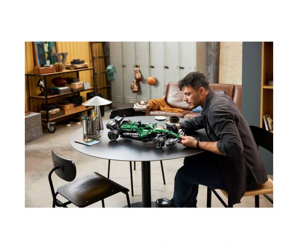 LEGO® Technic: Aston Martin Aramco AMR25 F1® automobil (42240)