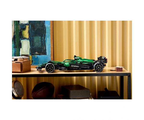 LEGO® Technic: Aston Martin Aramco AMR25 F1® automobil (42240)