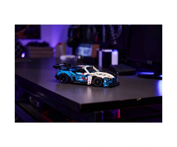 LEGO® Technic: BMW M4 GT3 EVO trkaći automobil (42226)