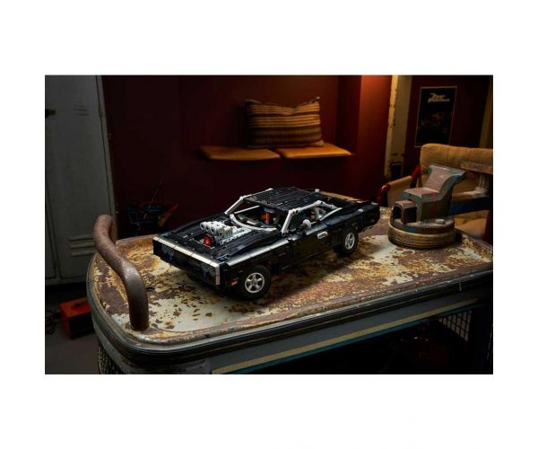 LEGO® Technic: Brzi i žestoki Dodge Charger R/T automobil (42231)