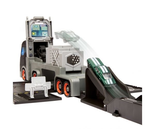 Matchbox Film: 2 u 1 Mercedes transportni kamion i pretvorivi set staze – Mattel